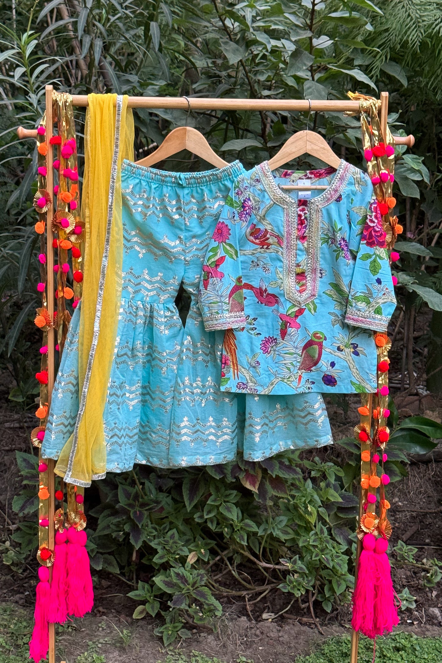 Birds and Songs Sharara Set