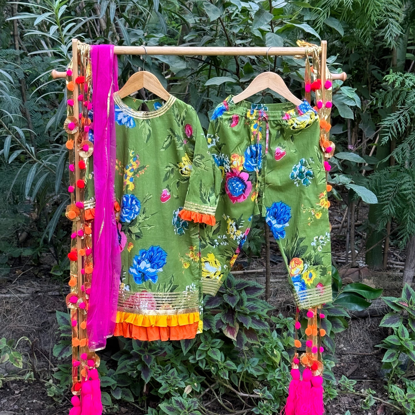Bouquet of Flowers Kurta Pant Set