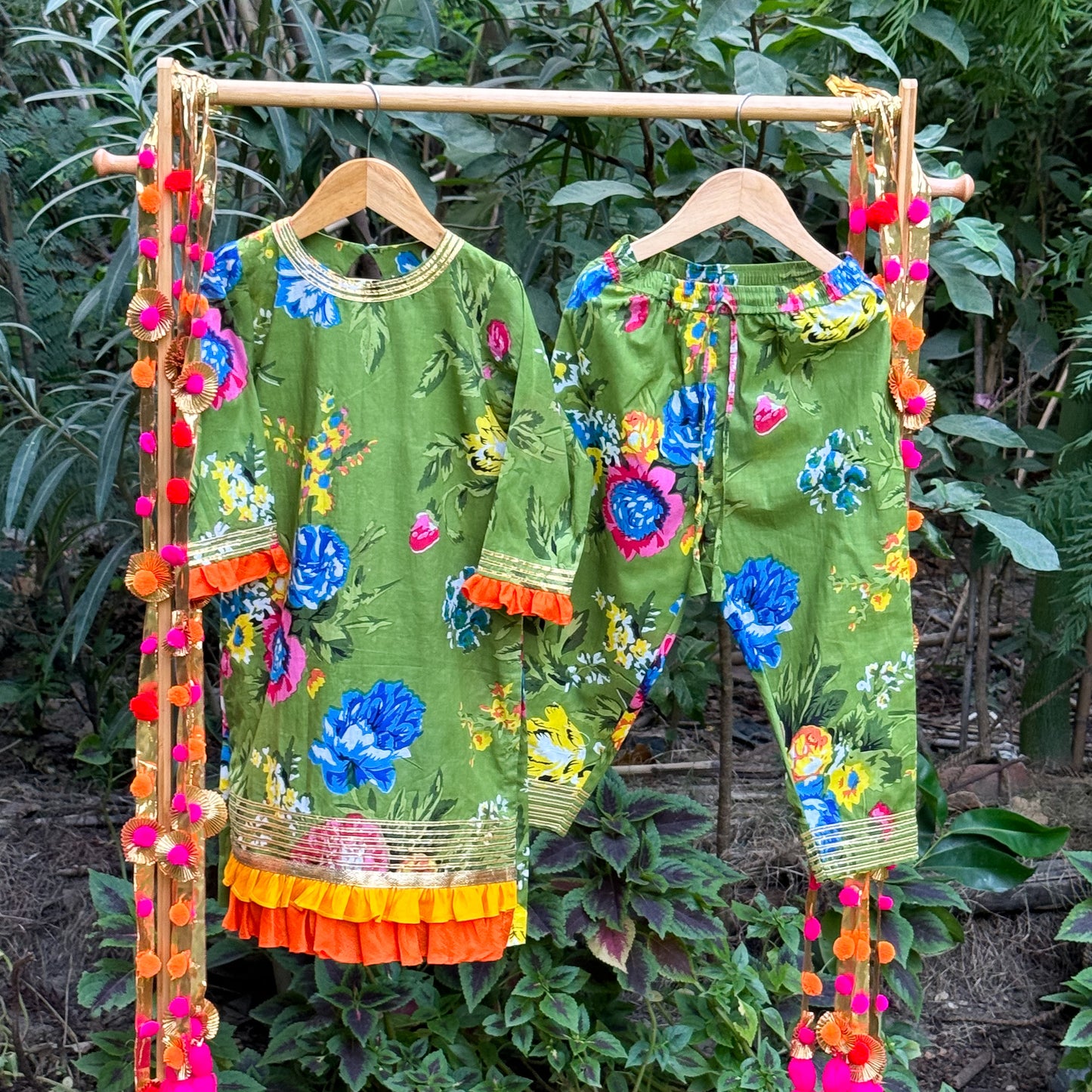 Bouquet of Flowers Kurta Pant Set