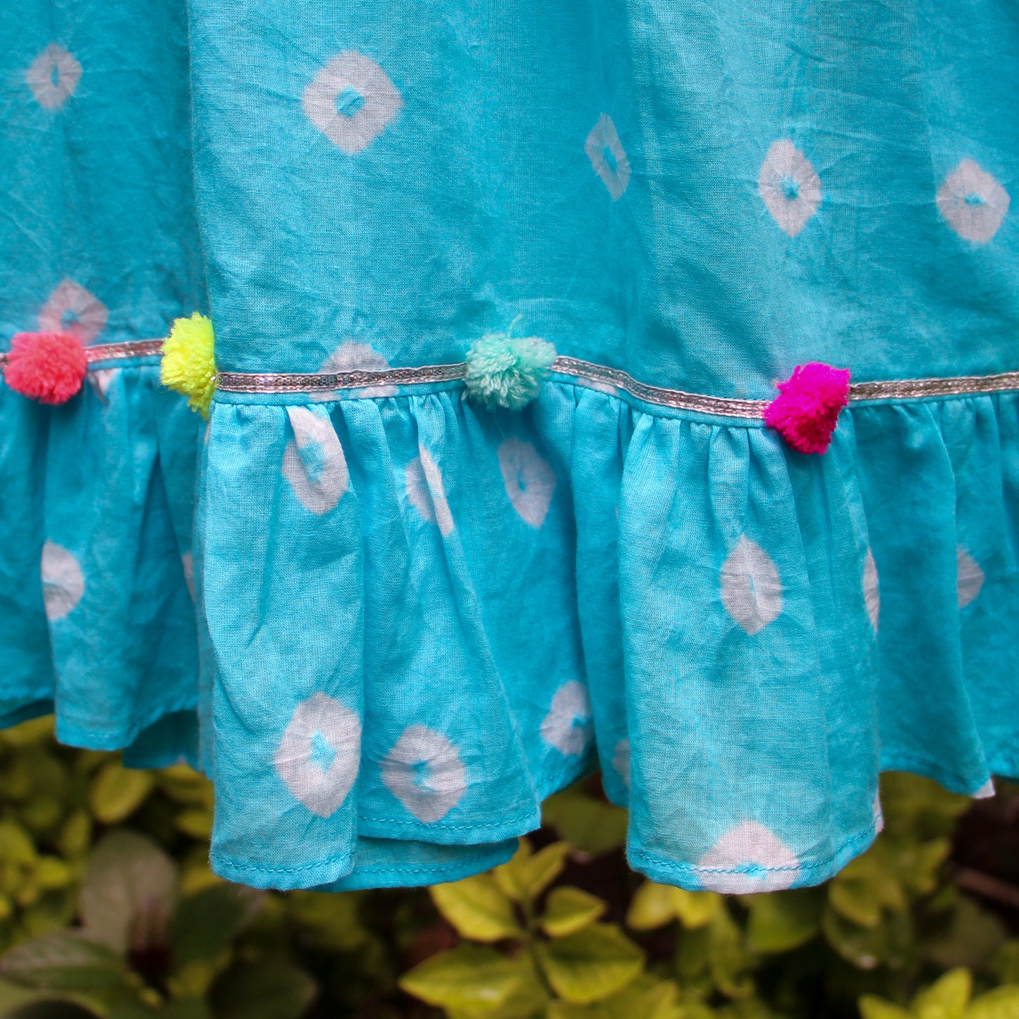 Blue Bandhani Pom Pom Set