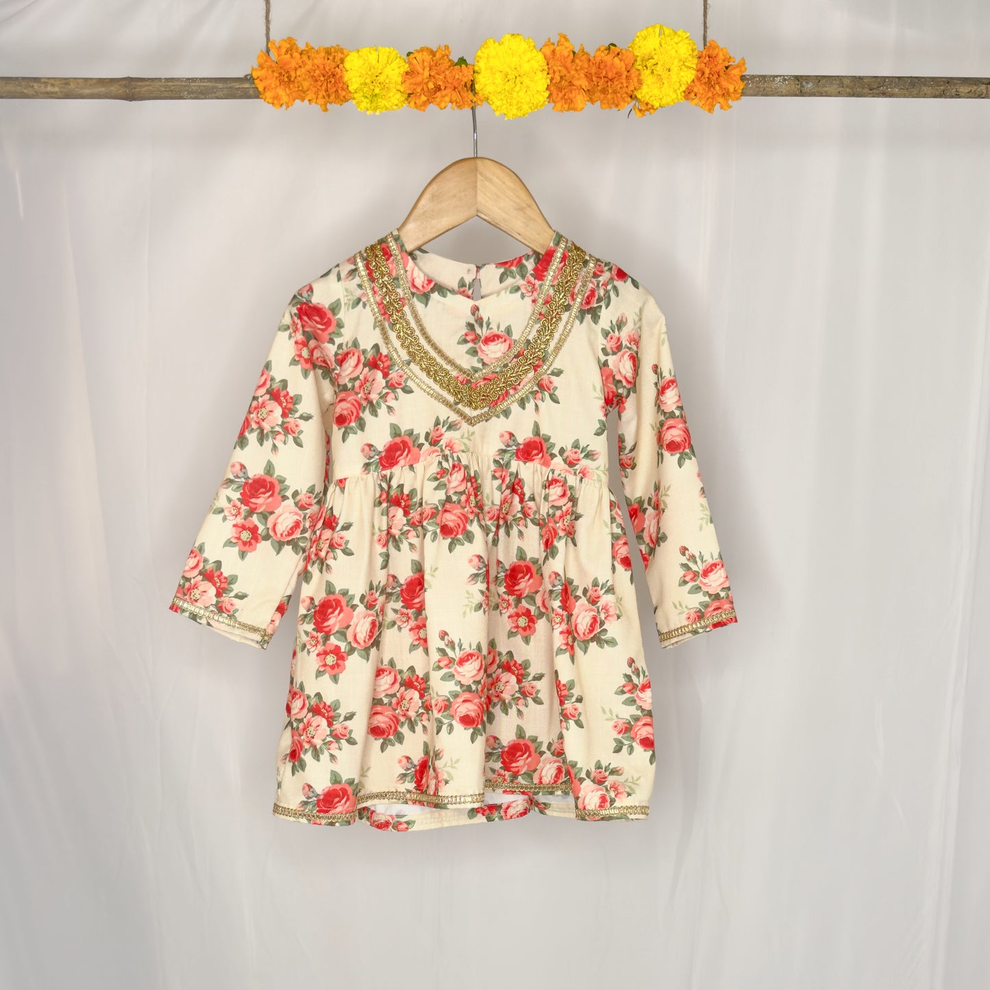 Suhani- off white floral print salwar kurta set