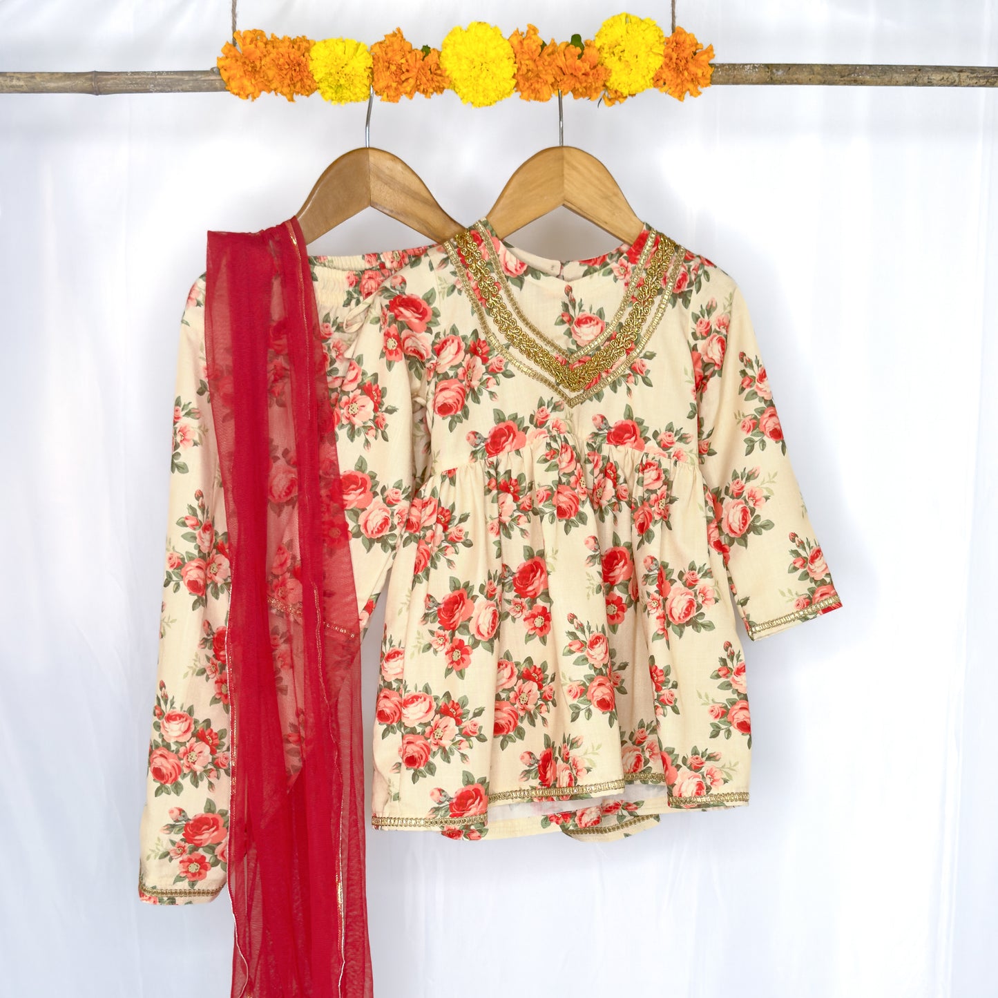 Suhani- off white floral print salwar kurta set
