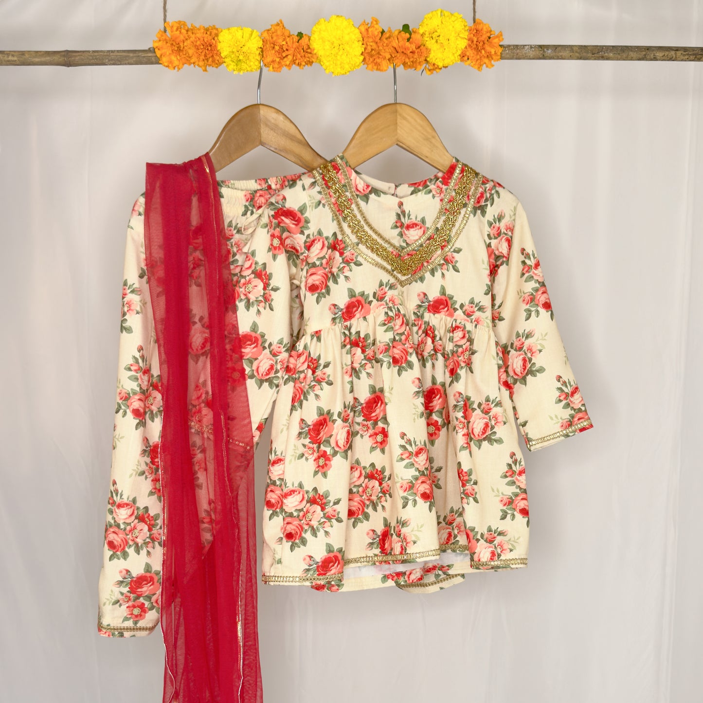 Suhani- off white floral print salwar kurta set