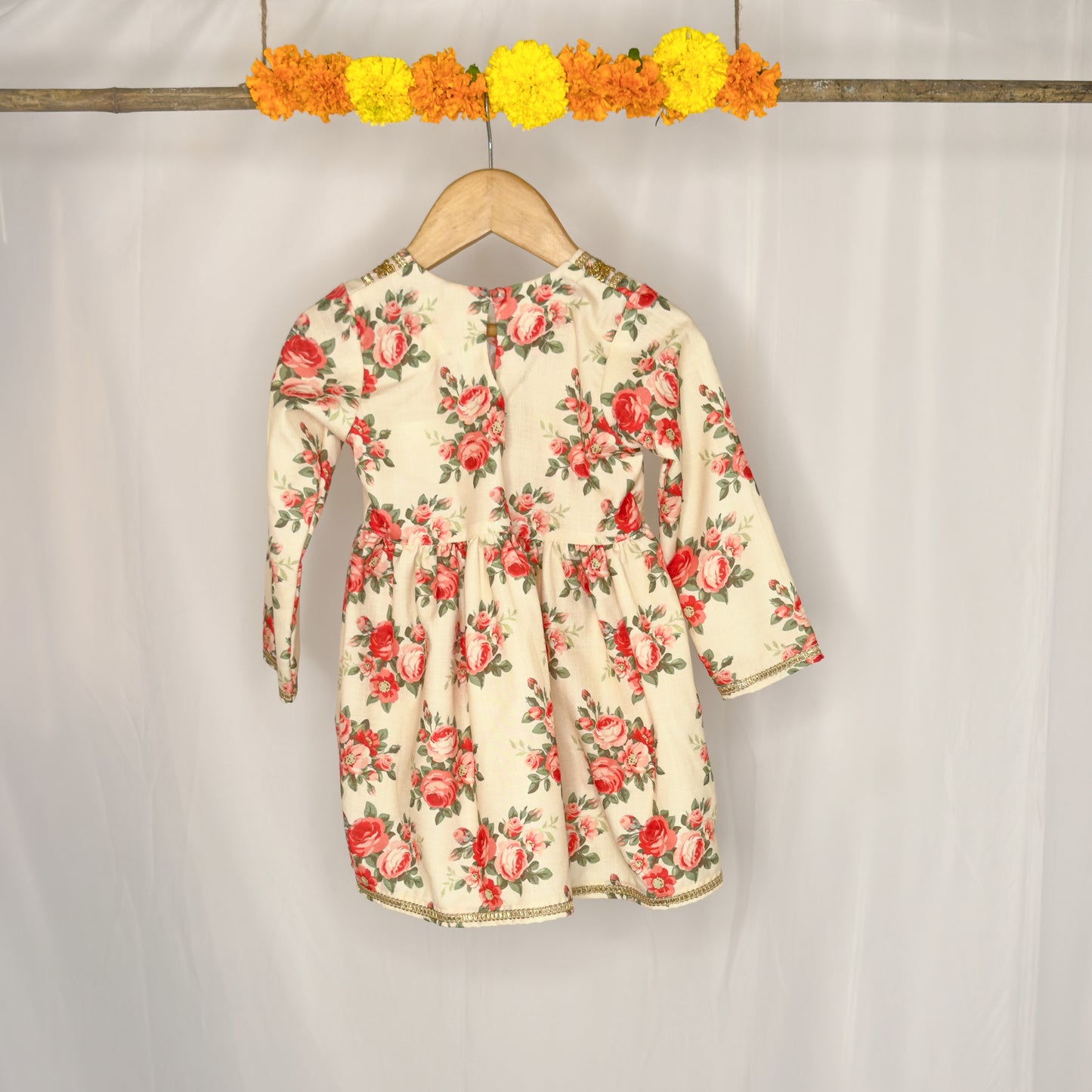 Suhani- off white floral print salwar kurta set