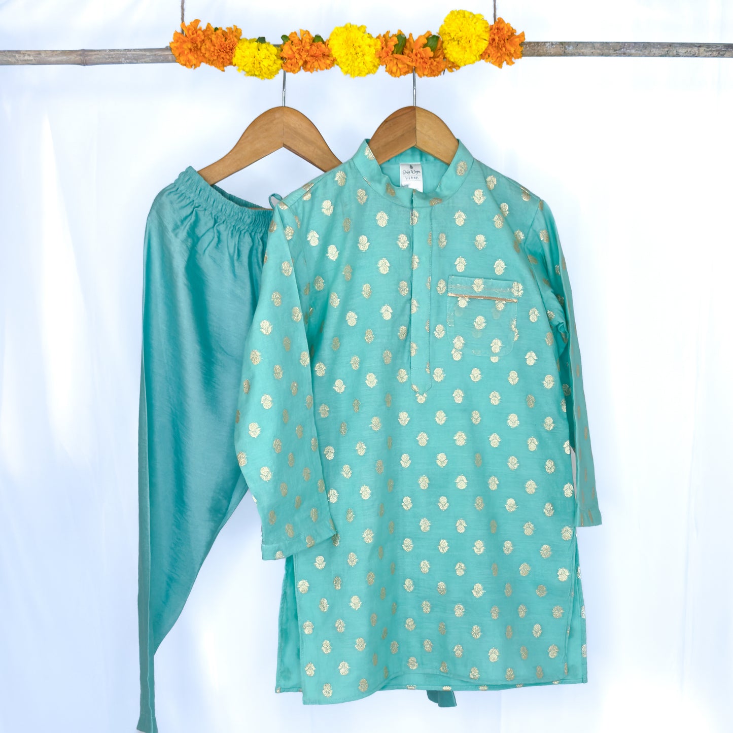 Aavyukta- chanderi aqua kurta set