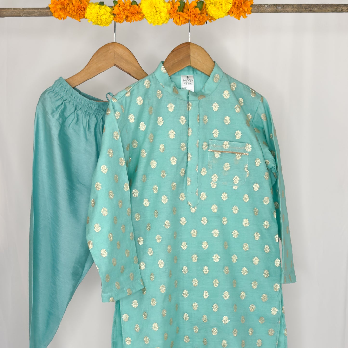 Aavyukta- chanderi aqua kurta set