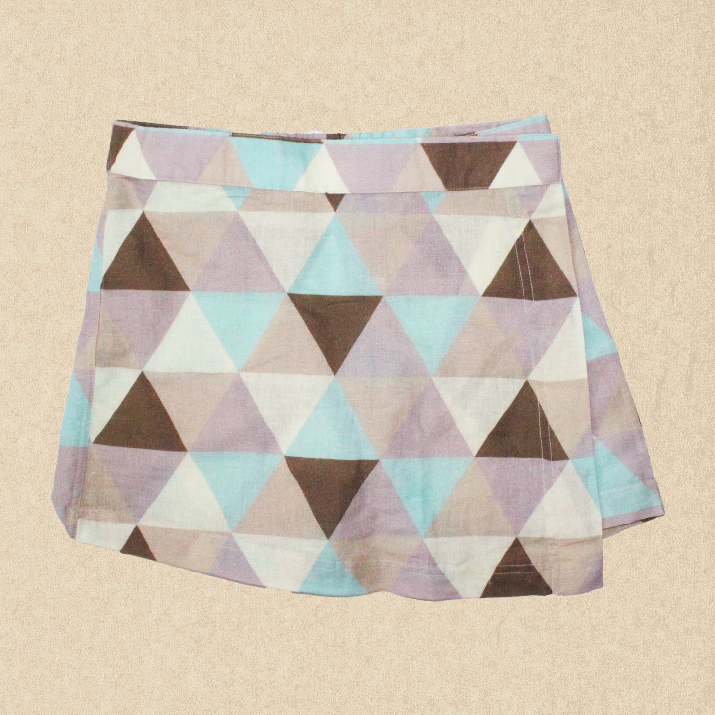 Triangle Patterned Skirt-Short