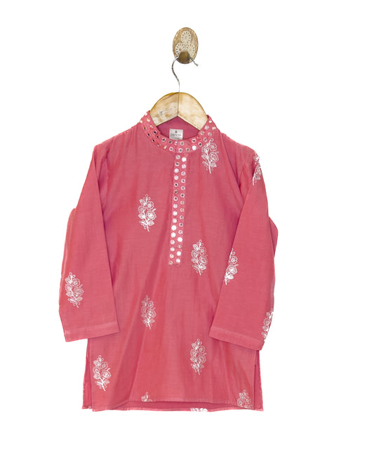 Mul Chanderi Peach Mirror Embroidered Kurta Set